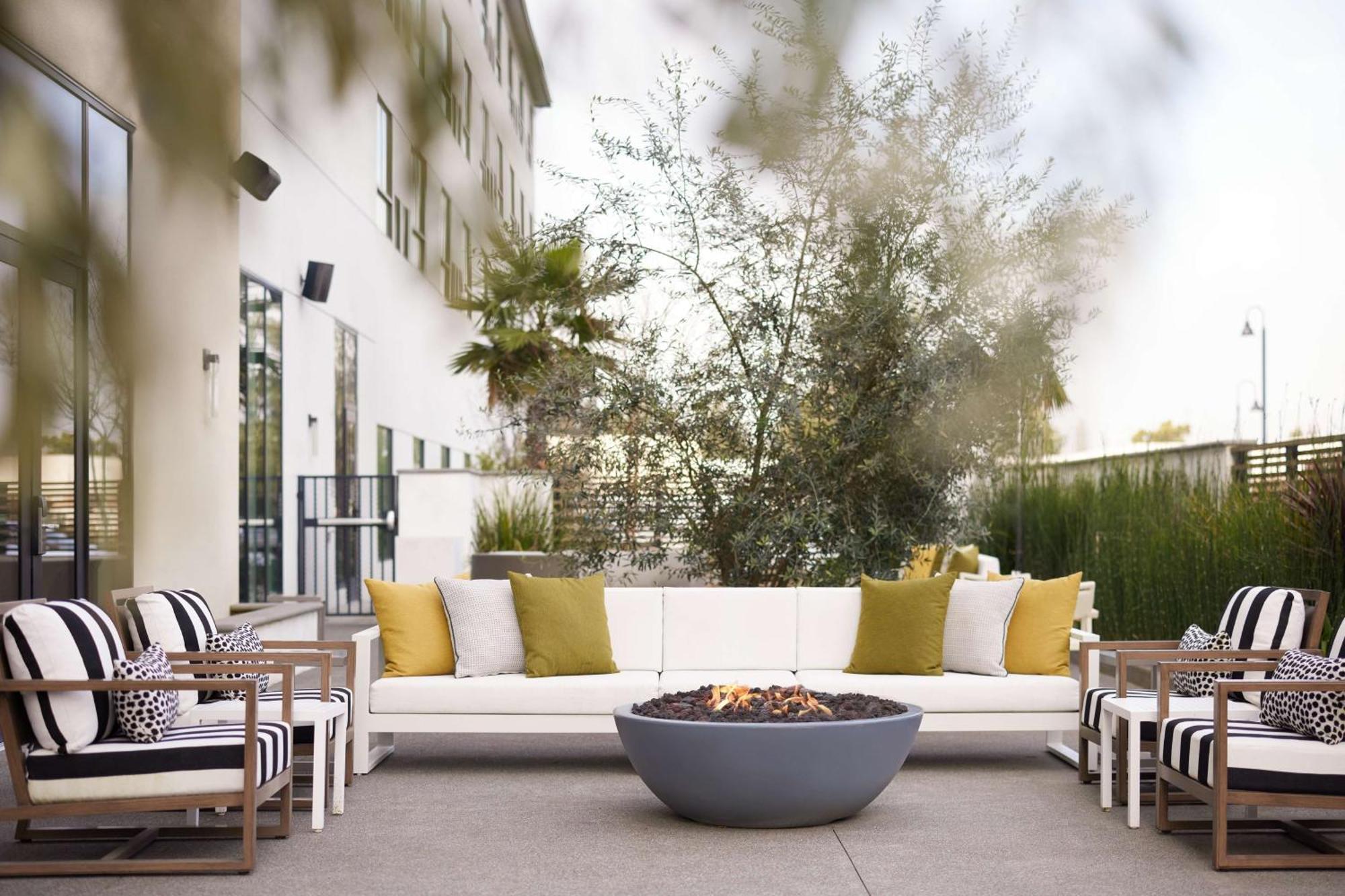 Hotel Centro Sonoma Wine Country, Tapestry Collection Hilton Rohnert Park Dış mekan fotoğraf